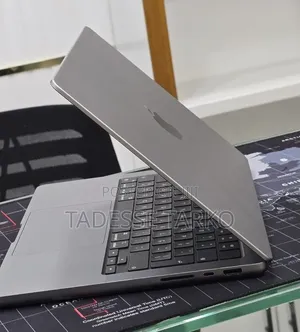New Laptop Apple MacBook Pro 2021 M1 32GB Apple M1 Pro SSD 512GB
