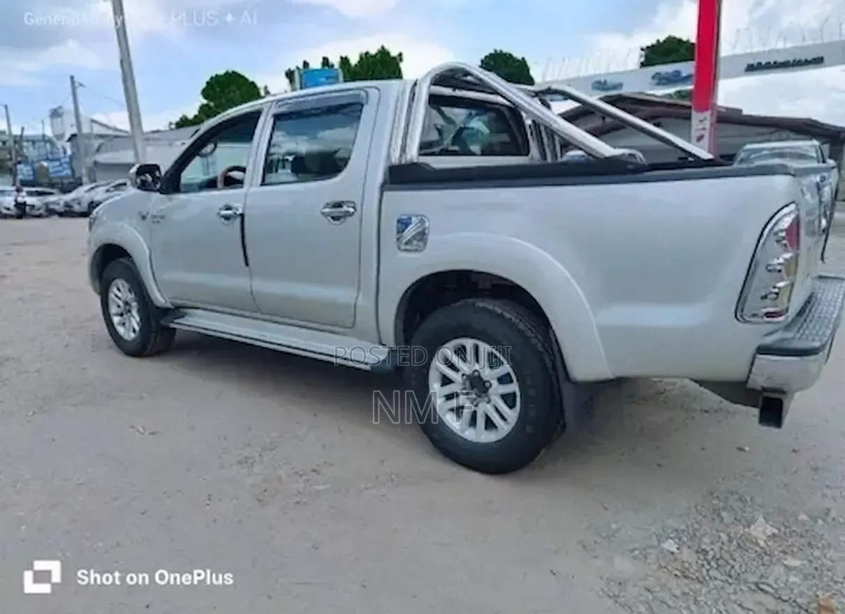 Toyota Hilux 3.0 D-4D Double Cab 4x4 Raider 2007 Silver