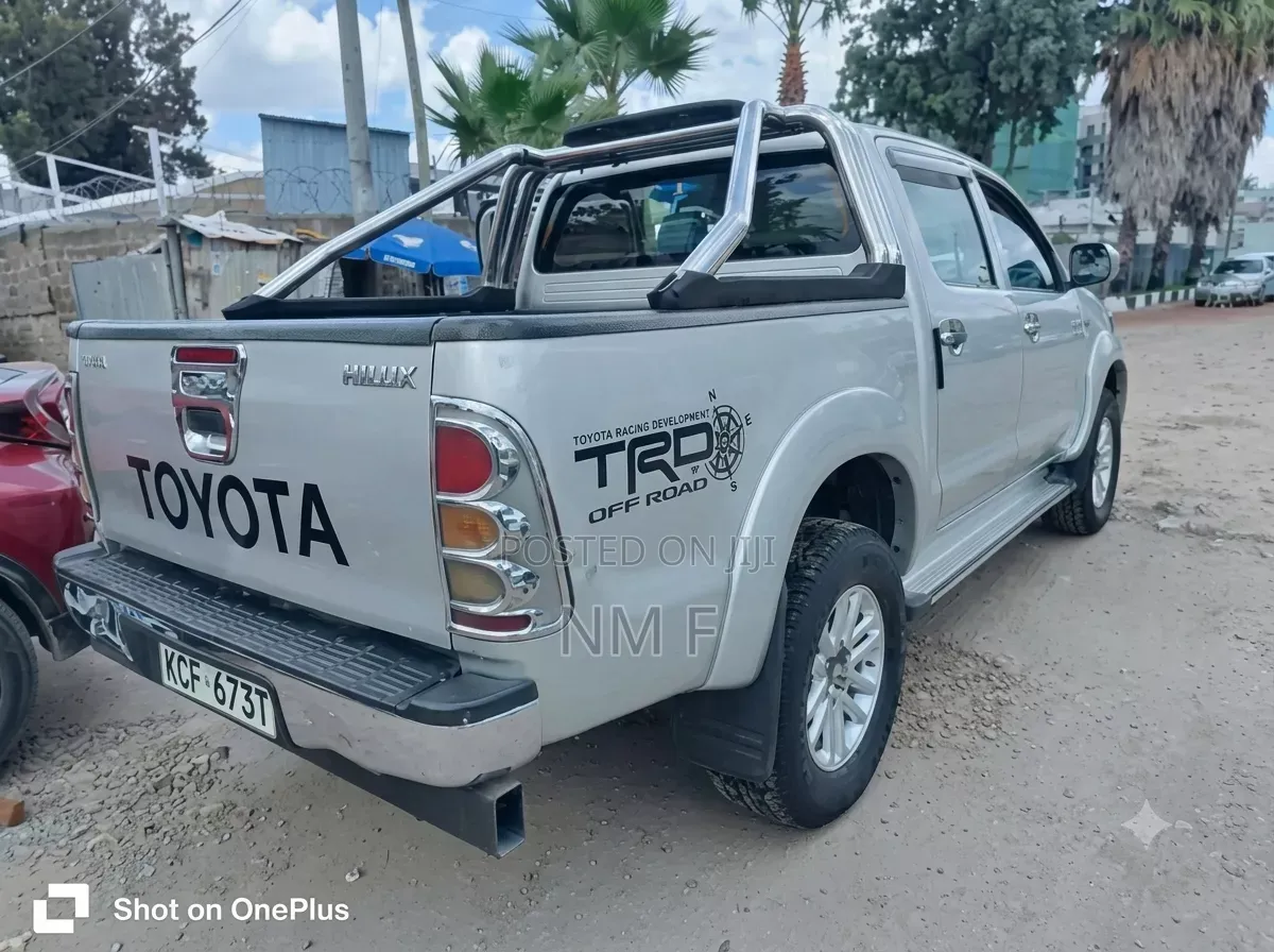 Toyota Hilux 3.0 D-4D Double Cab 4x4 Raider 2007 Silver