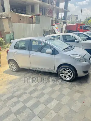 Toyota Yaris Base Hatchback 3dr 2010 Silver
