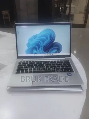 New Laptop HP EliteBook 830 G8 16GB Intel Core i5 SSD 512GB