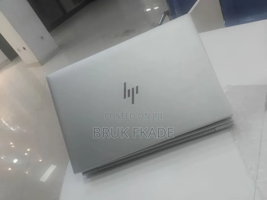 New Laptop HP EliteBook 830 G8 16GB Intel Core i5 SSD 512GB