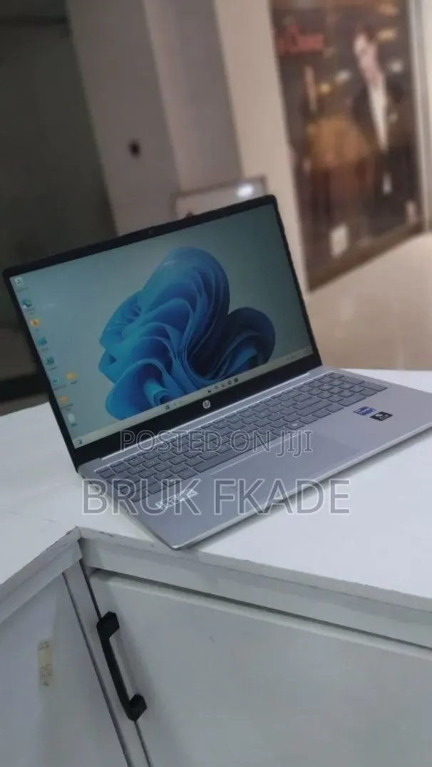 New Laptop HP Stream Notebook 16GB Intel Core i7 SSD 1T