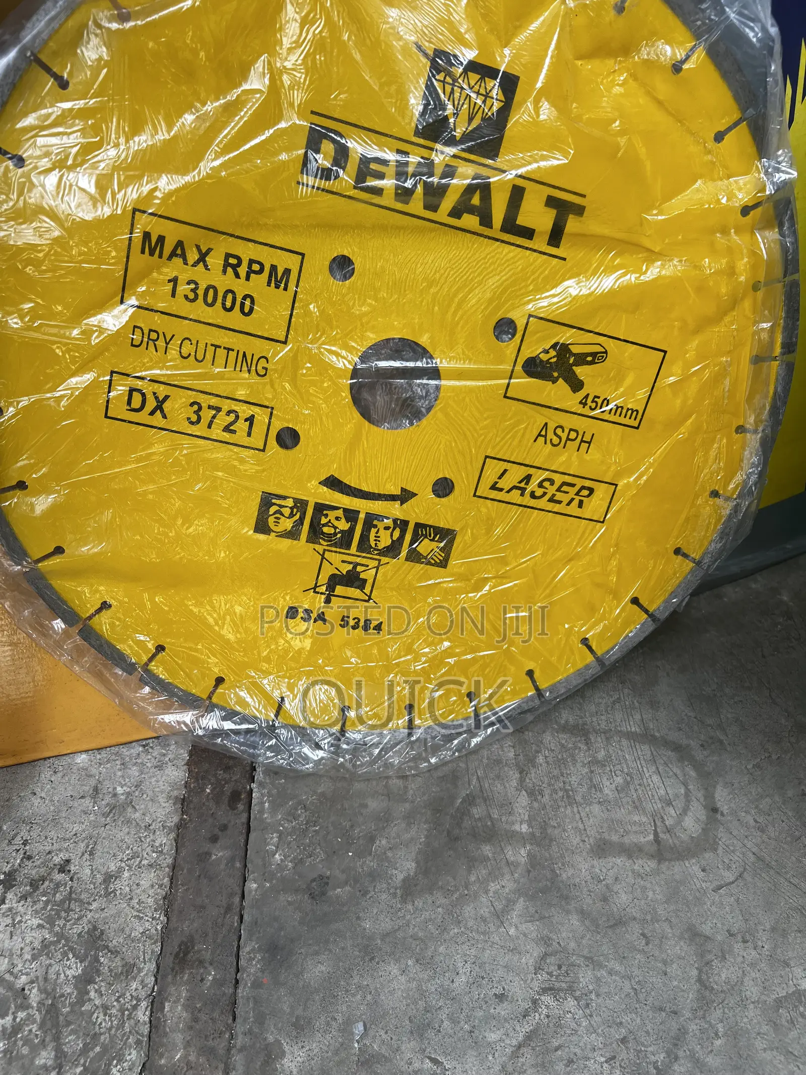 Dewalt 450mm Asphalt /Ceramic Cutter
