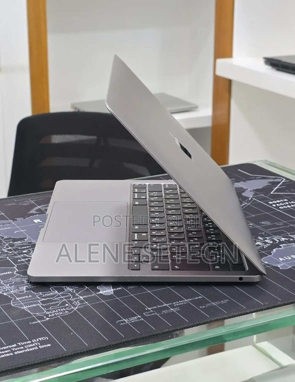 New Laptop Apple MacBook Pro 8GB Intel Core i5 SSD 512GB