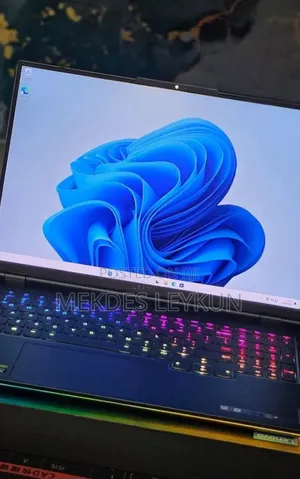 New Laptop Lenovo Legion 9 32GB AMD Ryzen 9 SSD 1T