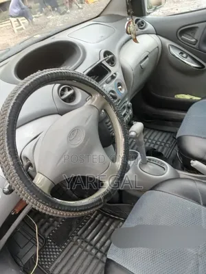 Toyota Vitz 2001 Silver