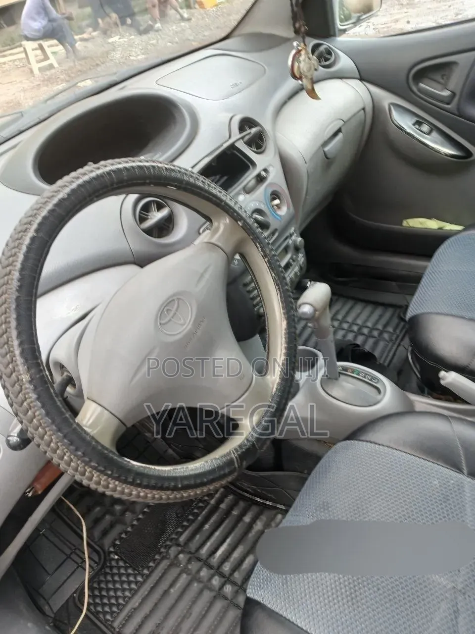 Toyota Vitz 2001 Silver