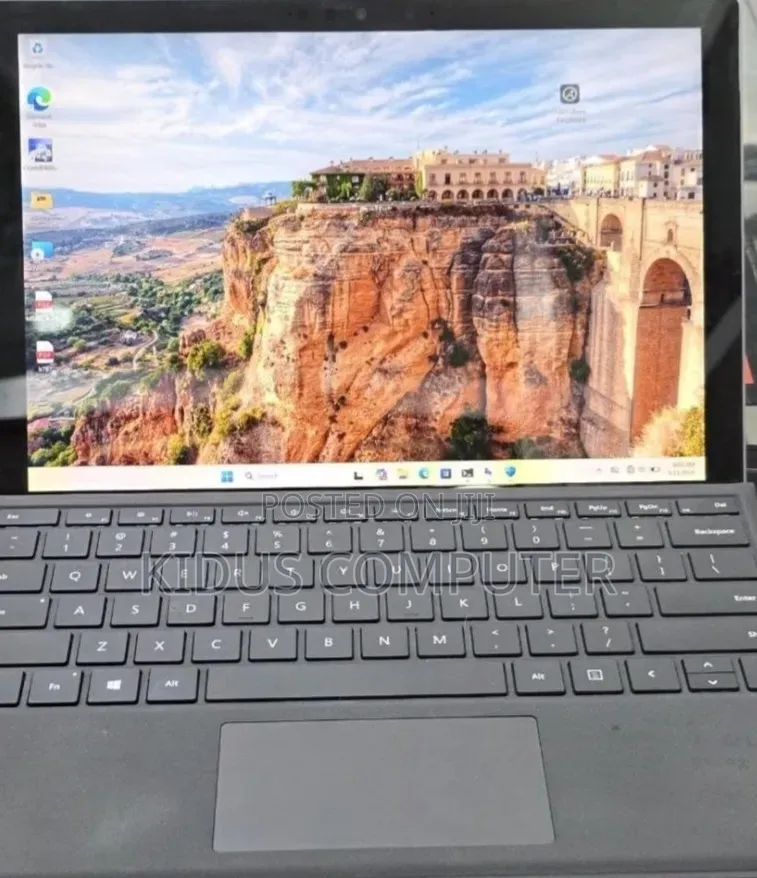 New Laptop Microsoft Surface 16GB Intel Core i7 SSD 512GB