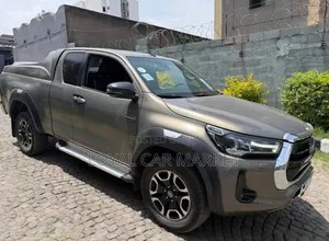 Toyota Hilux 2021 Gray
