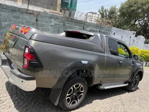 Toyota Hilux 2021 Gray