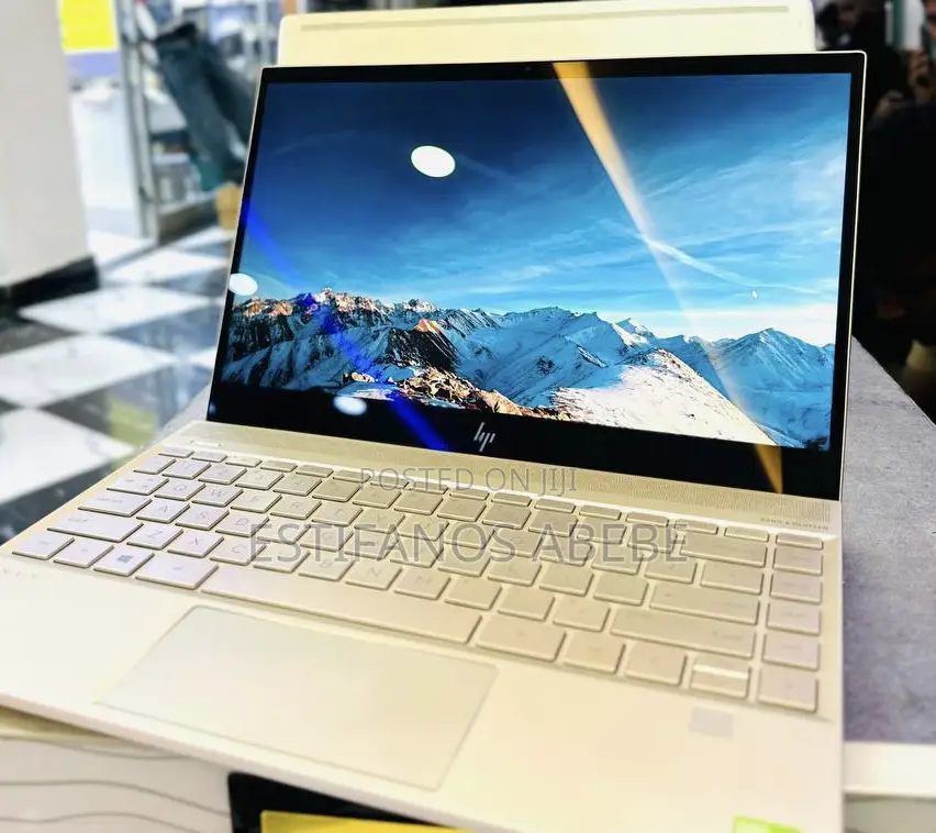New Laptop HP Pavilion 14 8GB Intel Core i7 SSD 256GB