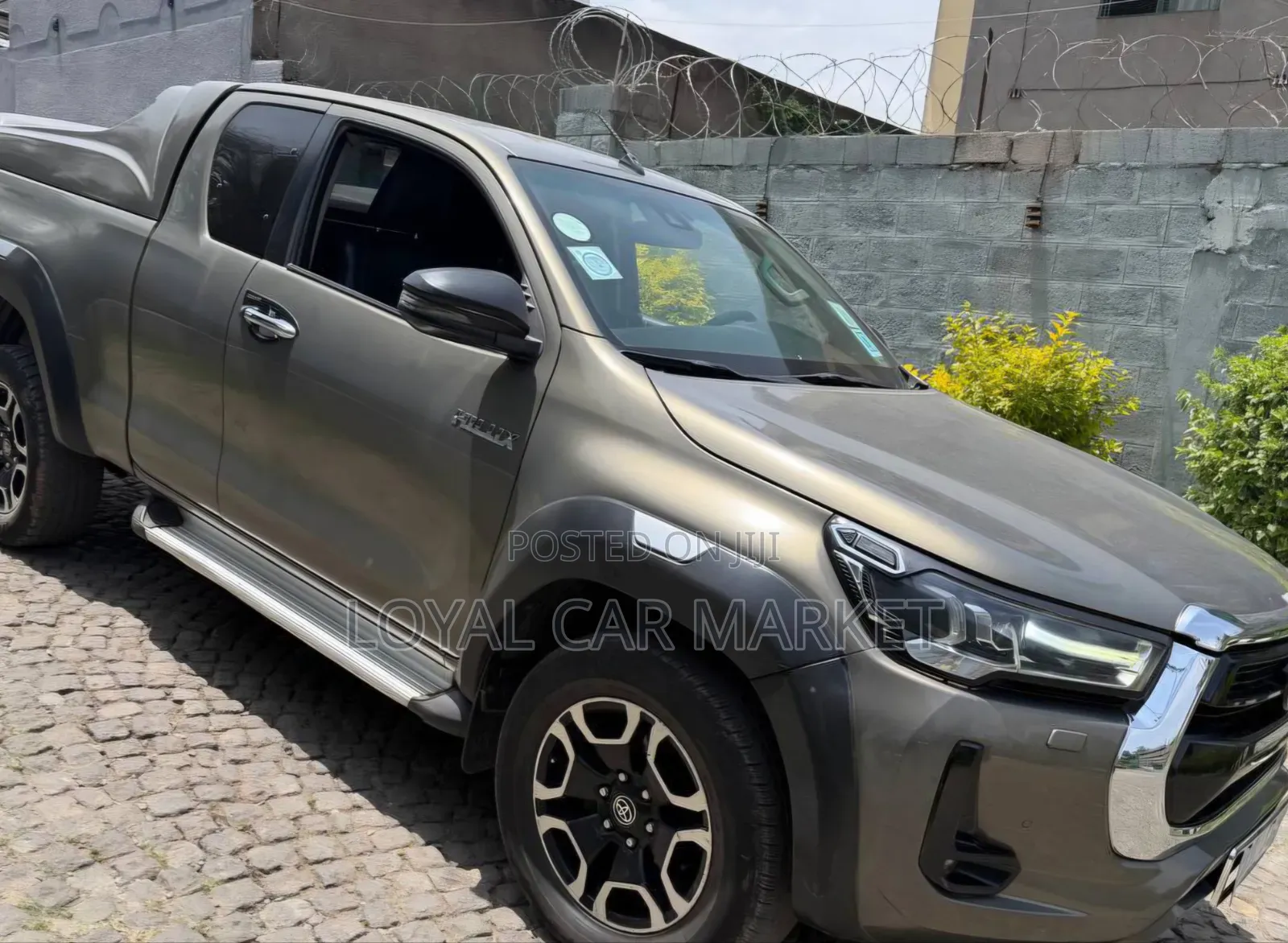 Toyota Hilux 2021 Gray
