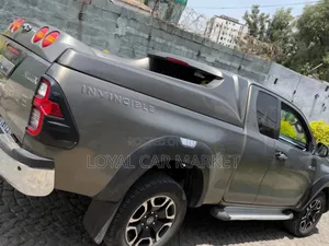Toyota Hilux 2021 Gray
