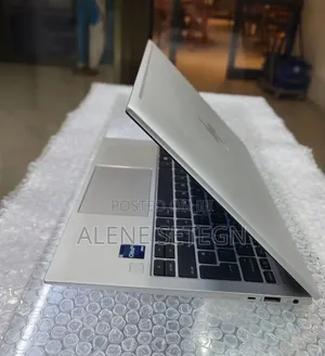 New Laptop HP EliteBook 830 G9 16GB Intel Core i5 SSD 512GB