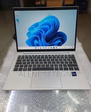 New Laptop HP EliteBook 830 G9 16GB Intel Core i5 SSD 512GB