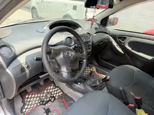 Toyota Vitz 2004 Gray