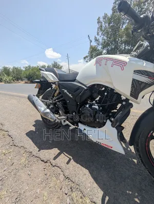 TVS Apache 180 RTR 2024 White