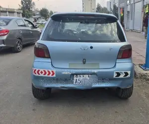 Toyota Vitz 2001 Blue