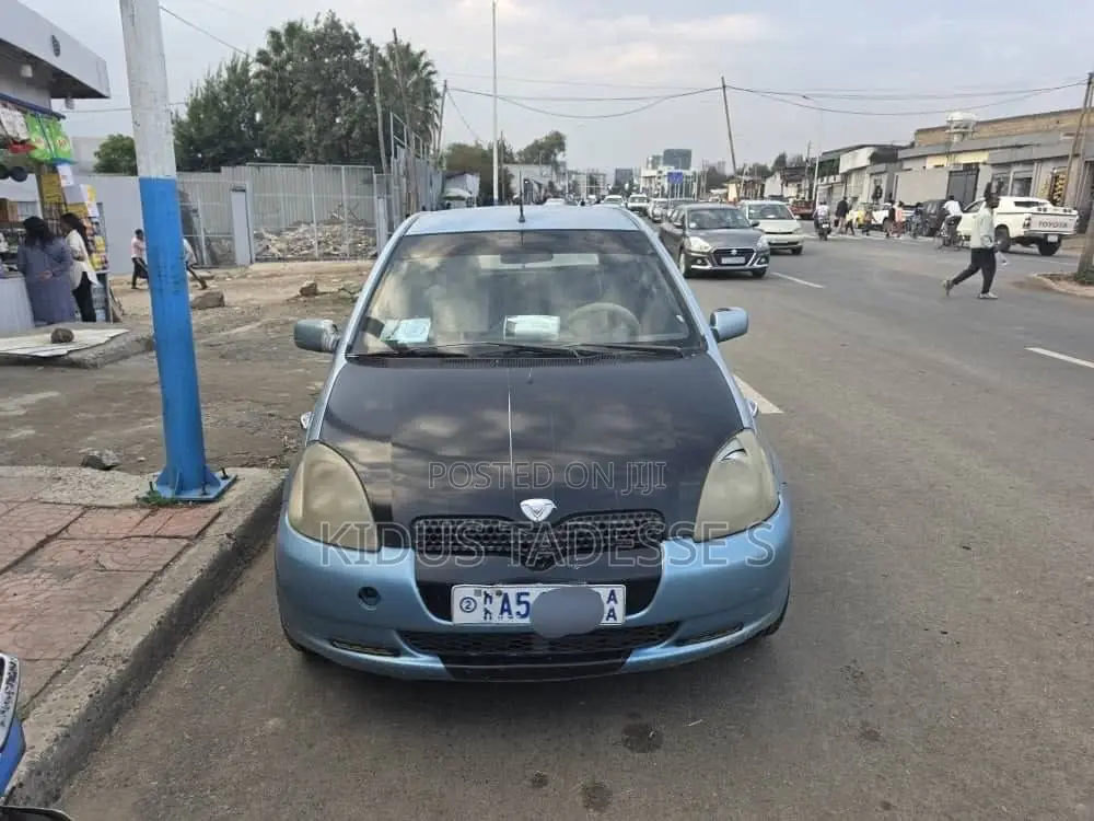 Toyota Vitz 2001 Blue