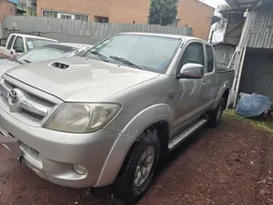 Toyota Hilux 2010 Silver