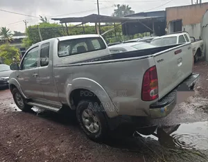 Toyota Hilux 2010 Silver