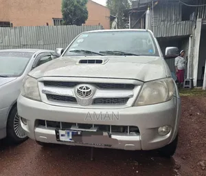 Toyota Hilux 2010 Silver