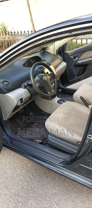 Toyota Yaris 2010 Black