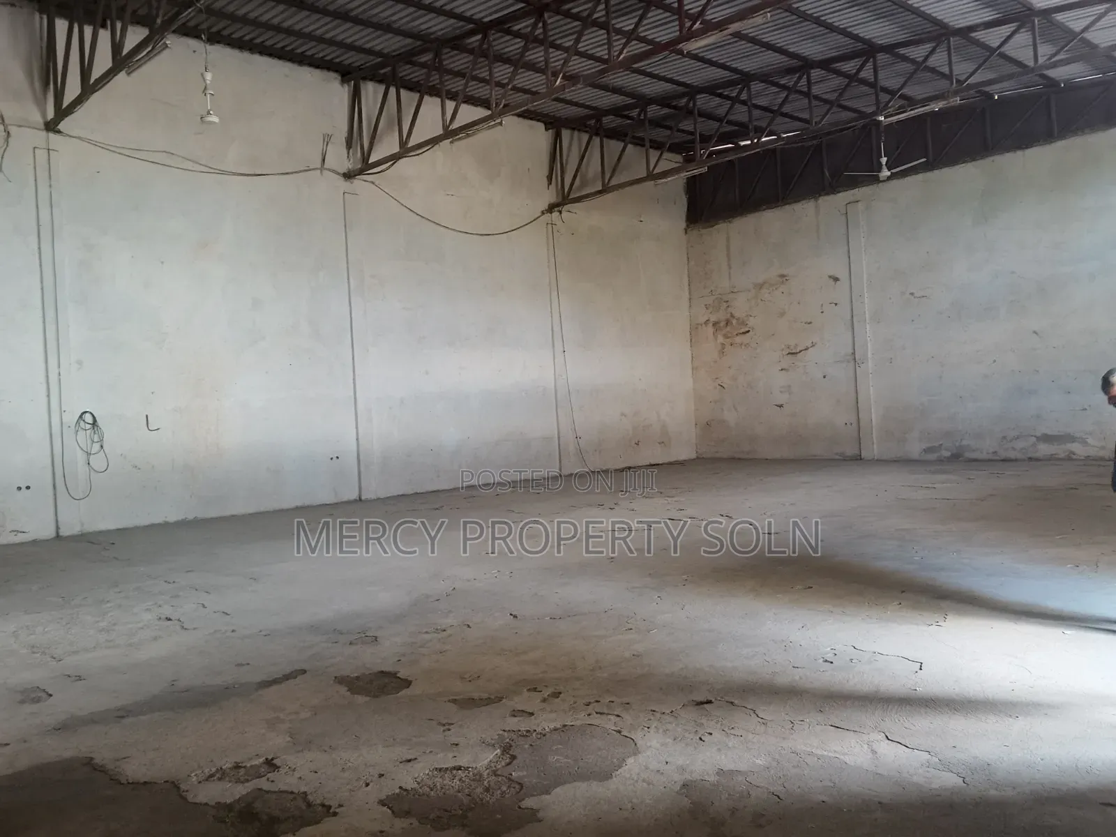 Warehouse for Rent Yerer Goro Area on Asphalt Road