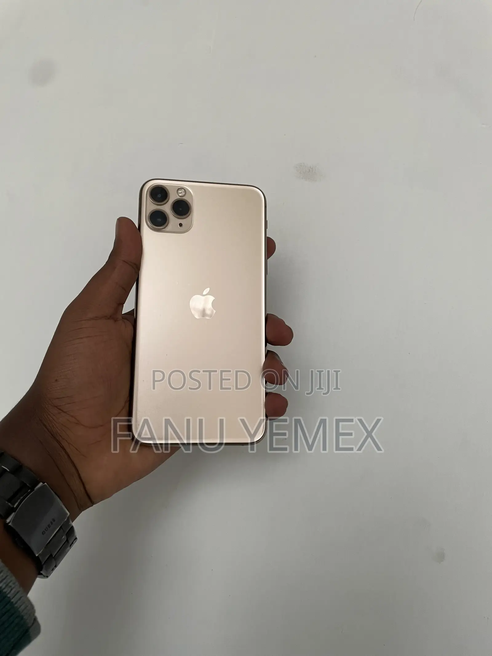 Apple iPhone 11 Pro Max 64 GB Gold