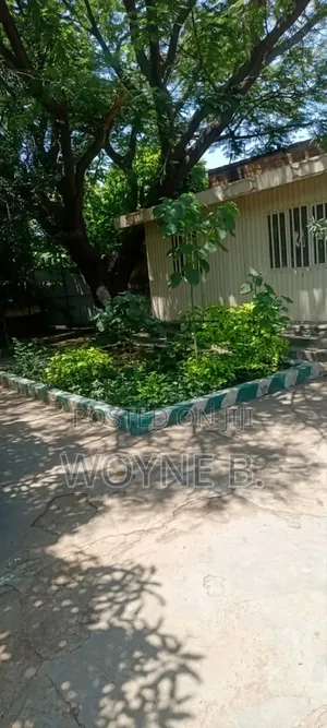 15bdrm House in Adama for sale