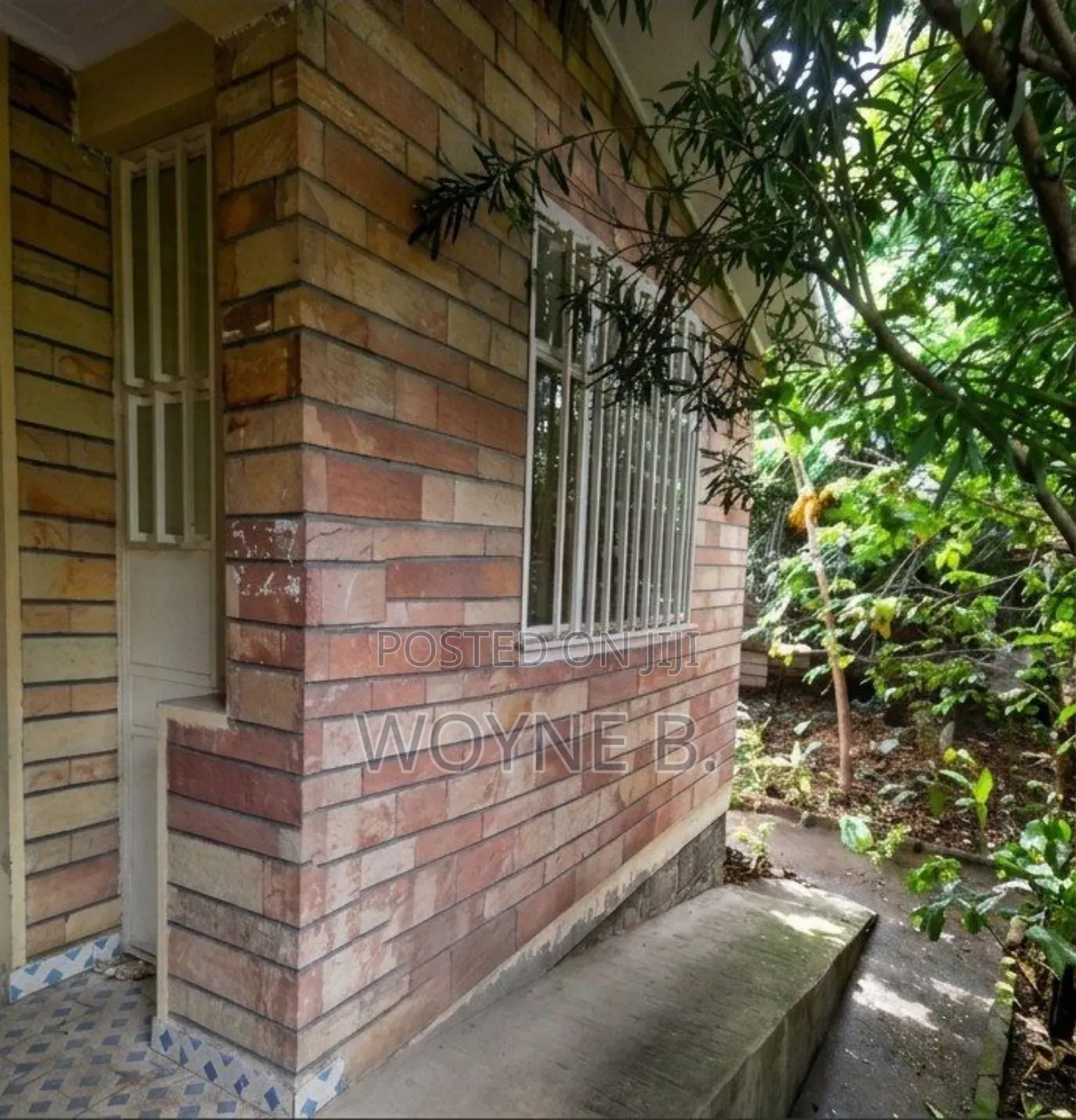 15bdrm House in Adama for sale
