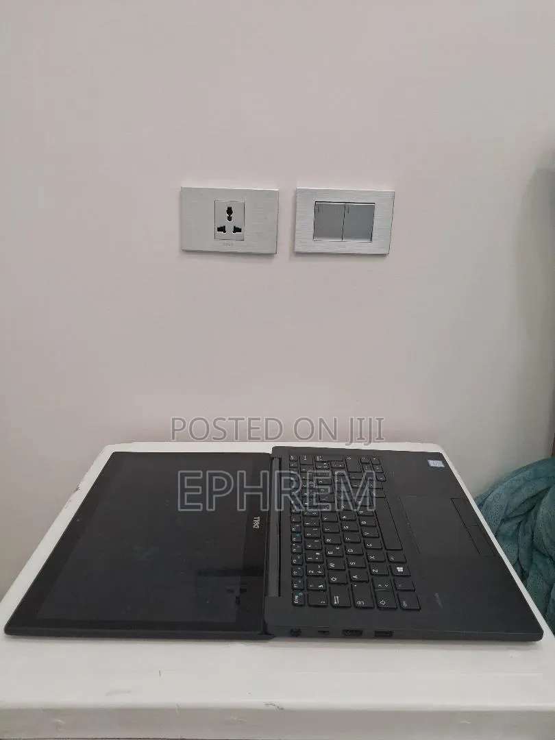 Laptop Dell Inspiron 15 8GB Intel Core i5 HDD+SSD 256GB