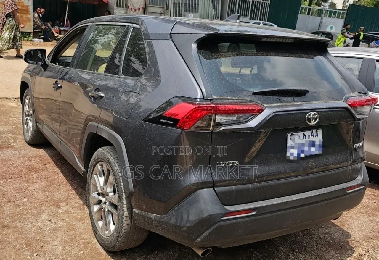 Toyota RAV4 2022 Gray