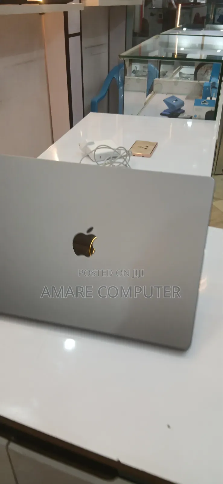 New Laptop Apple MacBook Pro 2021 M1 32GB Apple M1 Pro SSD 512GB
