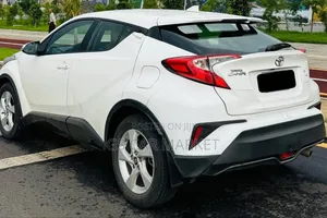 Toyota C-HR LE FWD 2020 White