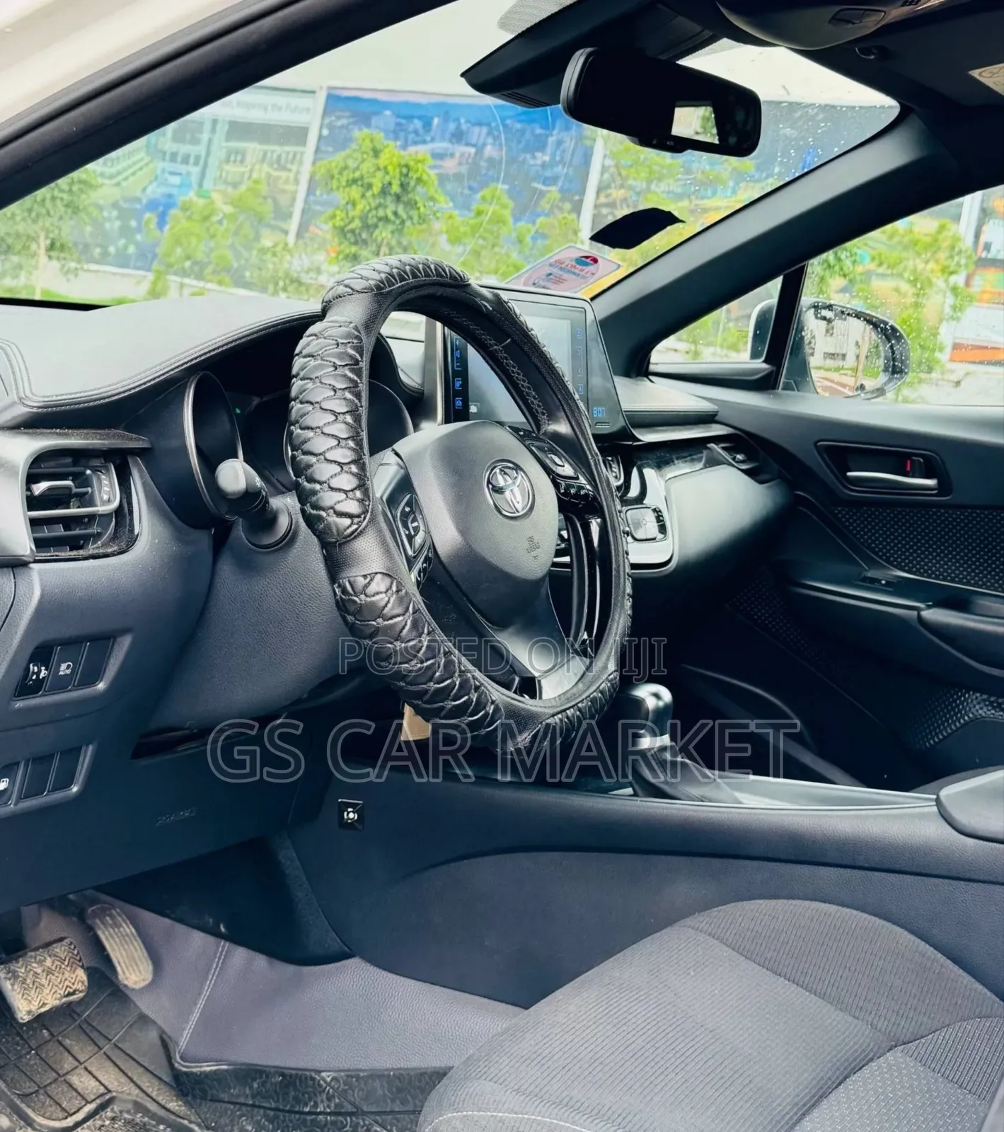 Toyota C-HR LE FWD 2020 White