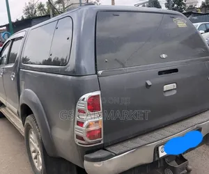 Toyota Hilux 2012 Gray
