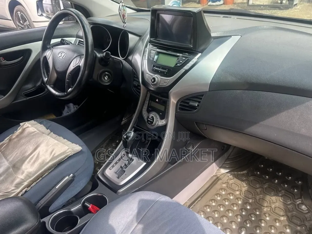 Hyundai Avante 2013 Silver