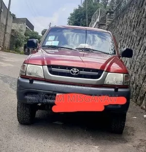 Toyota Hilux 2004 Burgundy