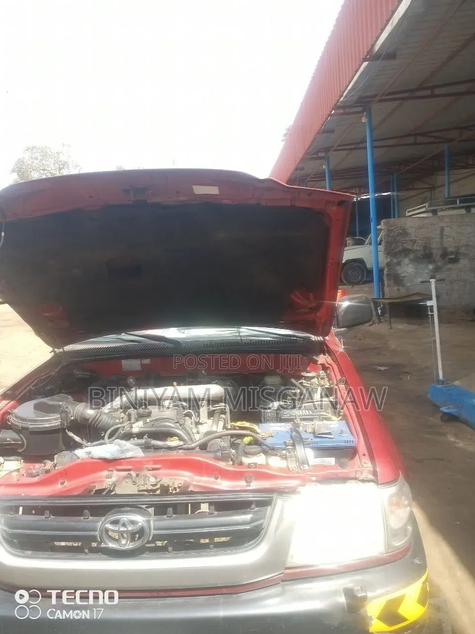 Toyota Hilux 2004 Burgundy