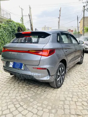 BYD E2 43 kWh 94 hp FWD 2025 Silver