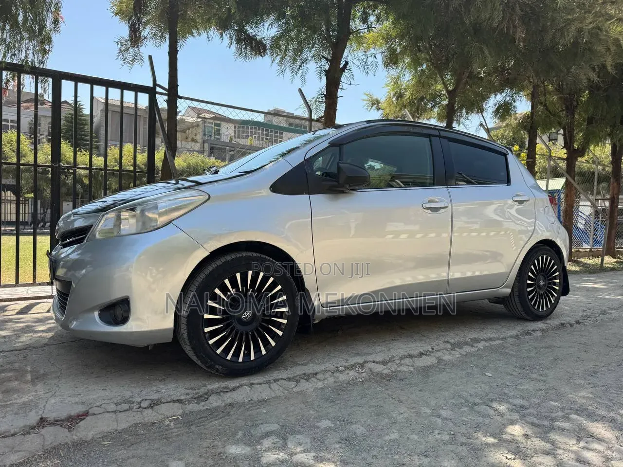 Toyota Yaris 2012 Silver