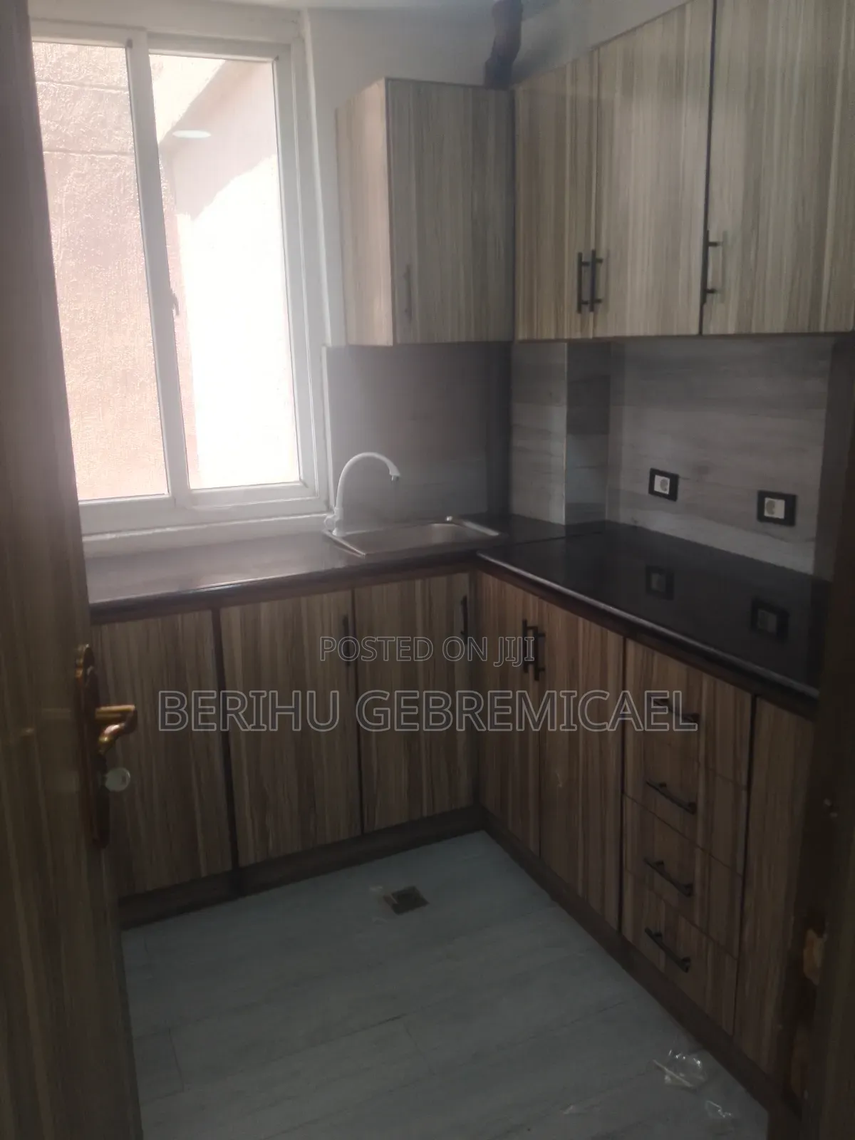 2bdrm Condo in አያት, Bole for sale