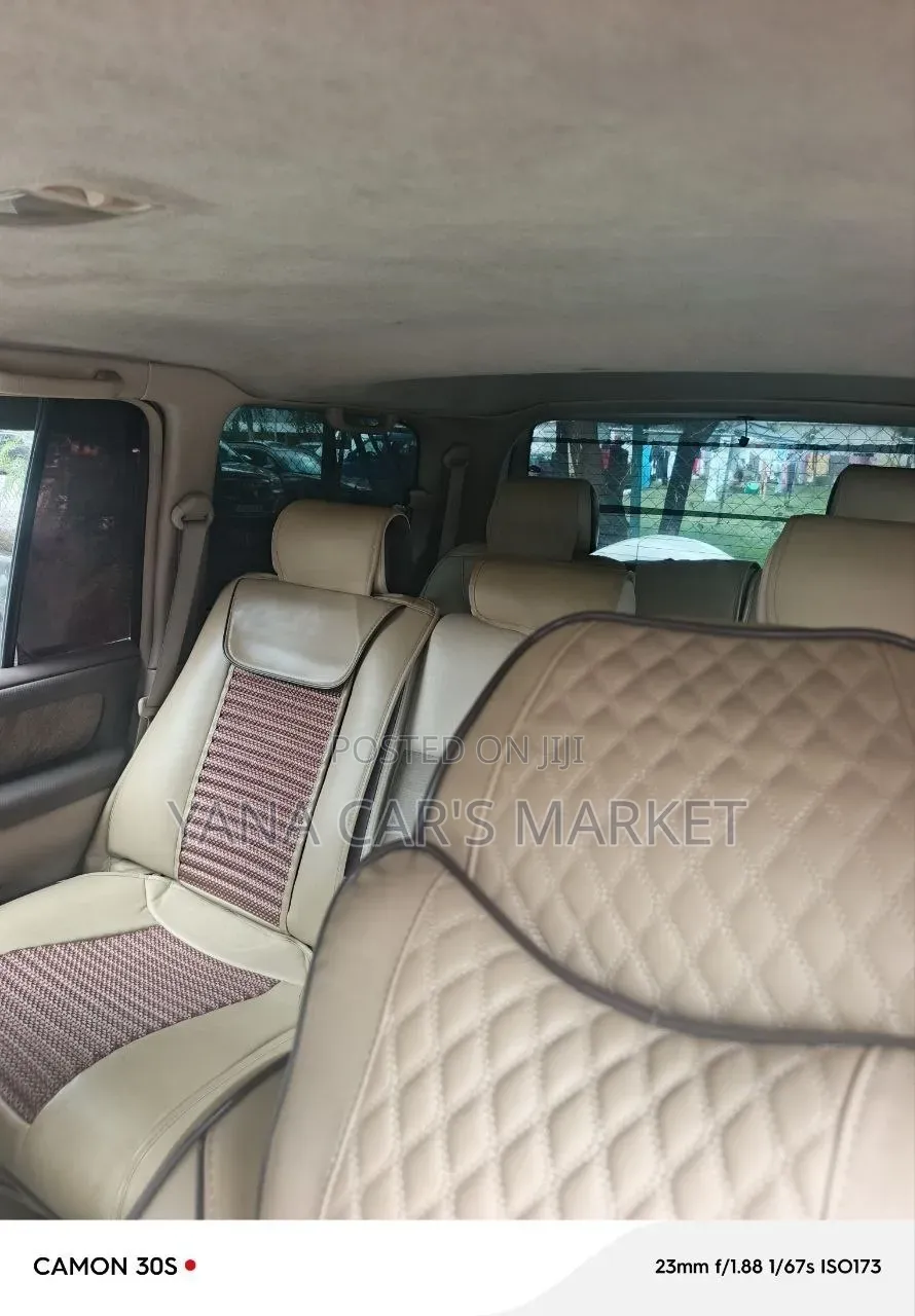 Toyota Land Cruiser 2005 Gold