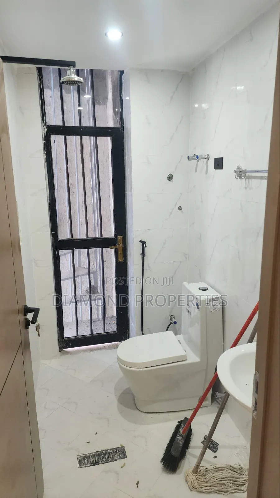 3bdrm Apartment in Bole for sale