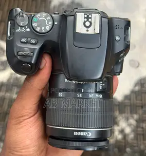Canon 200d