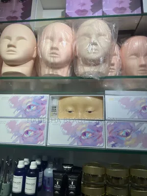 (Eyelash Makeup Practice Board)