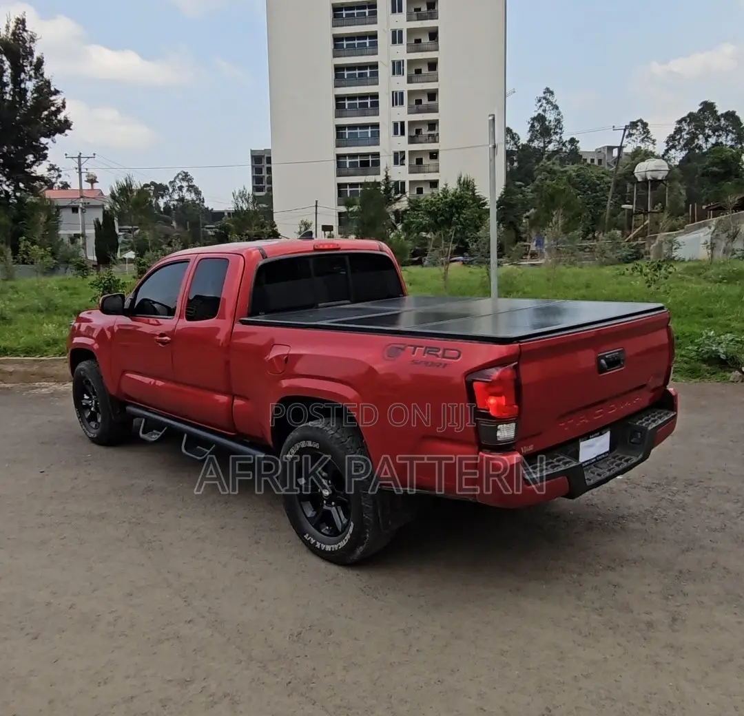 Toyota Tacoma SR 2018 Red