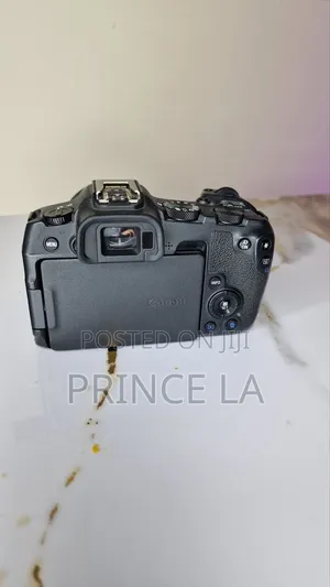 Canon Eos R8 With 24-50 Mm Lens and 2 Extra Battery
